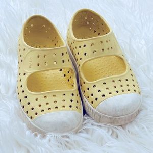 Native Juniper Used Good Condition Size 10